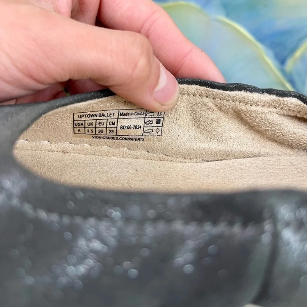 Vionic Uptown Leather Ballet Flat Round Toe Slip On in Gray Size 6